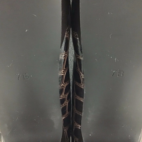 Charles David Dark Brown Alligator Croc Heels 7B - Picture 5 of 6